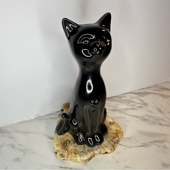 Black Ceramic Cat Figurine – Heart Detail – Like New - Picture 2 of 6